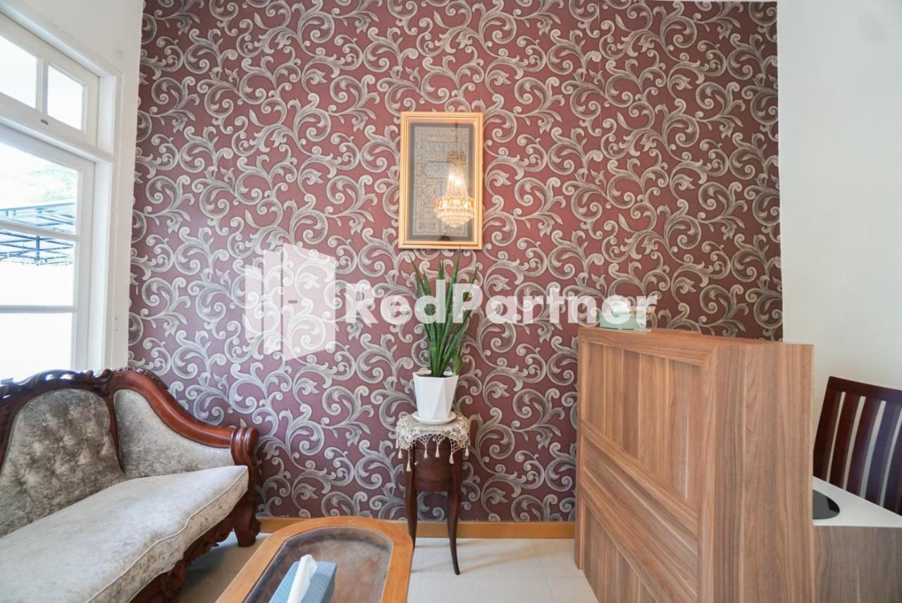 ホテル Fazza Syariah Mitra Reddoorz ジャカルタ エクステリア 写真