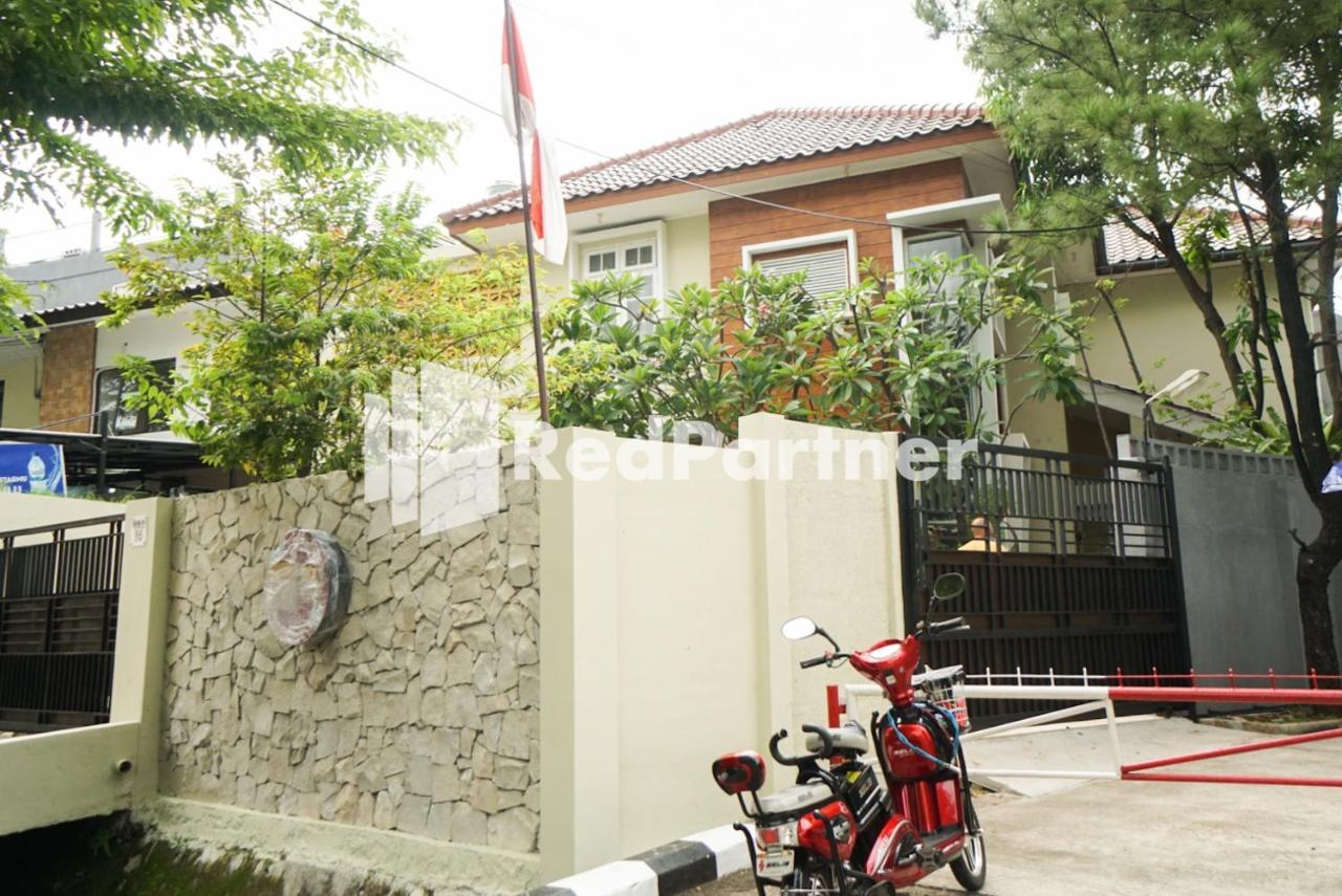 ホテル Fazza Syariah Mitra Reddoorz ジャカルタ エクステリア 写真
